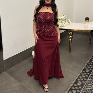 Elegant Red Strapless Gown with Shawl